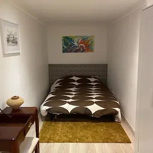 Cosy, Charming With Courtyard Appartement