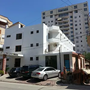 Tatzati 3* Sarandë
